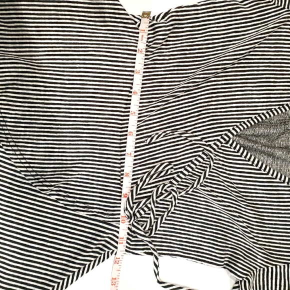 NWOT Black and White stripe short sleev wrap top - Picture 9 of 11